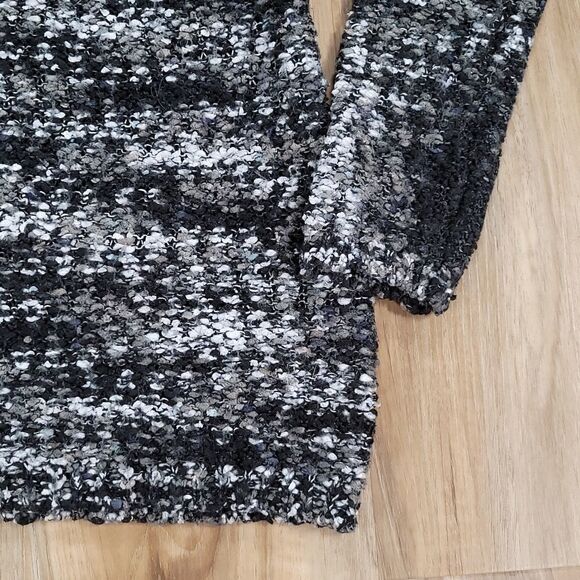 🔹️Charming Charlie Black & White Variegated Sweater Medium - Picture 5 of 9